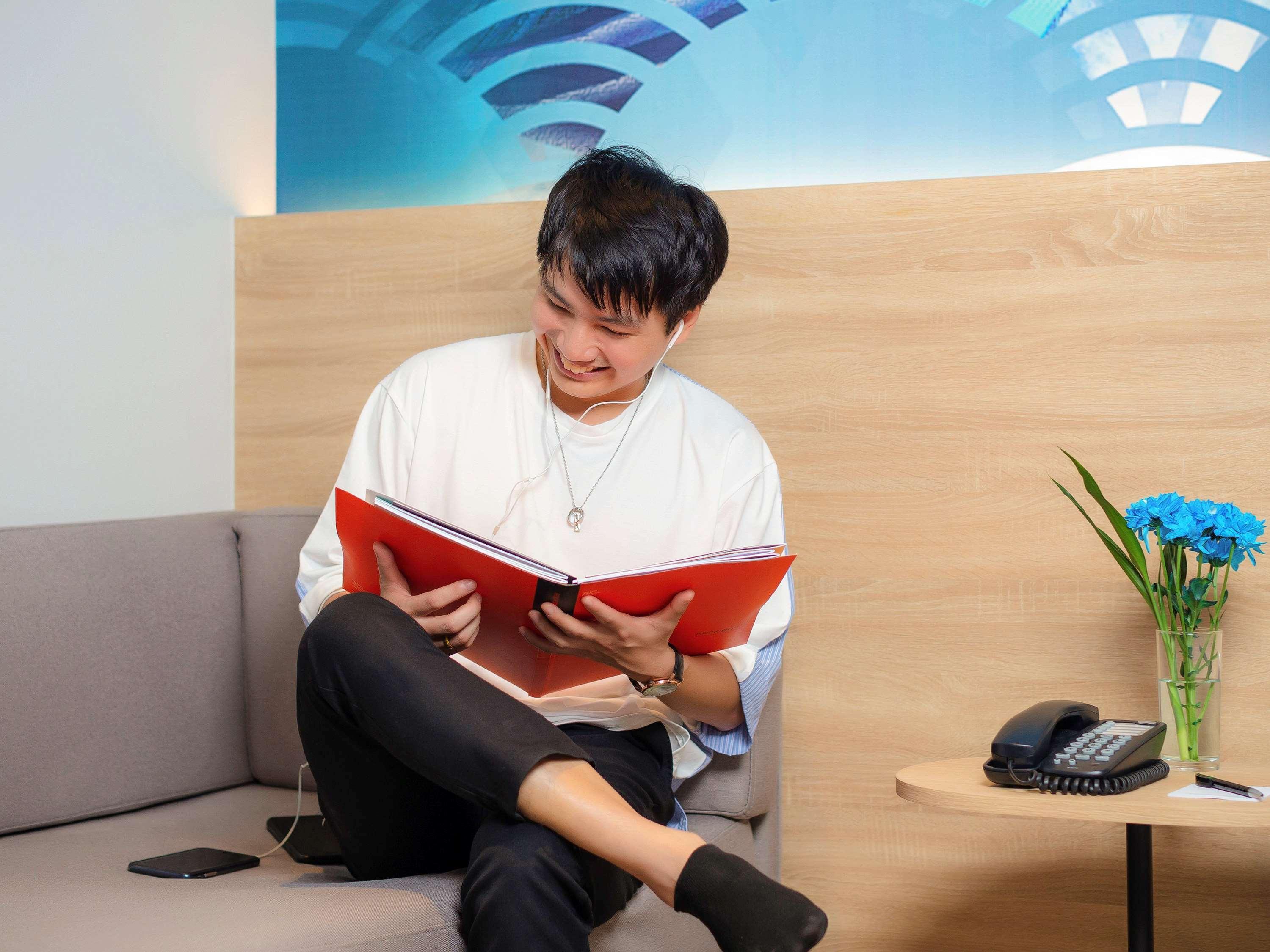 Ibis Styles Bangkok Ratchada Hotel Kültér fotó