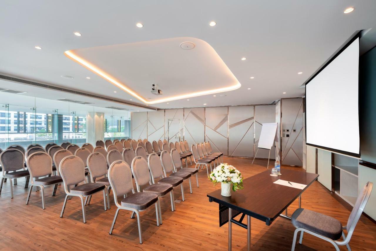 Ibis Styles Bangkok Ratchada Hotel Kültér fotó
